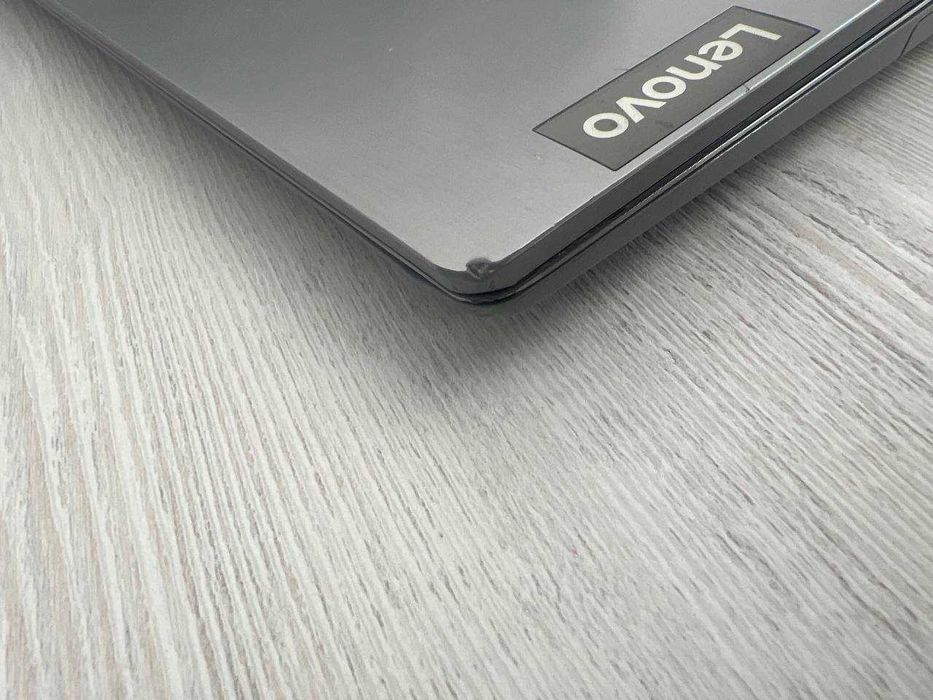 Lenovo Ryzen 5 3500U / 8GB DDR4 / 250 SSD / IPS FHD 15.6"