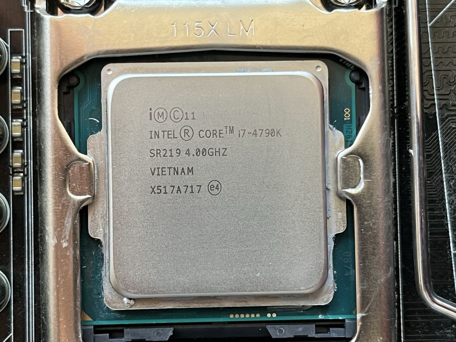 ASUS Z97 PRO GAMER + i7-4790K + 16GB DDR3 2400 G.Skill