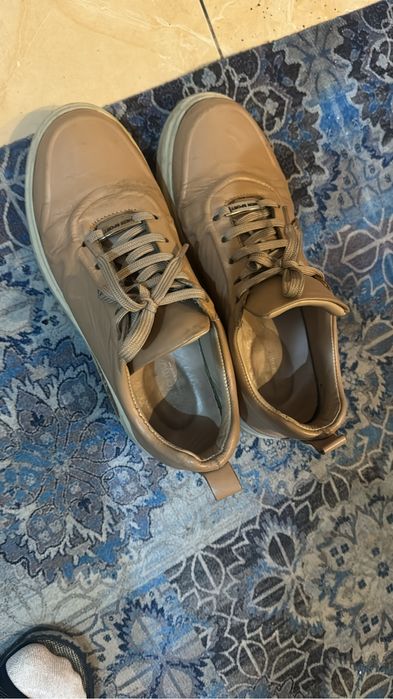 Продам женскую обувь лоферы