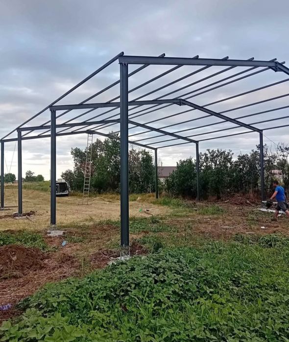 Vând hale metalice cu panouri sandwich 
Orice dimensiune dorita de cli