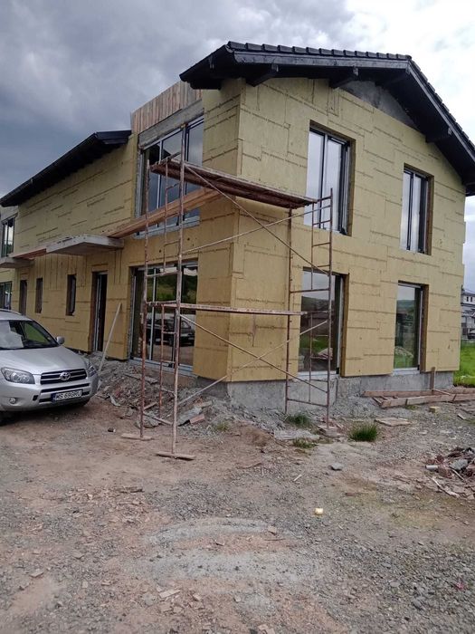 Case tip duplex  constructie premium - 117 mp utili + curte 250 mp Livezeni.  Se predau finisate. Str Subpadure Livezeni, Mures