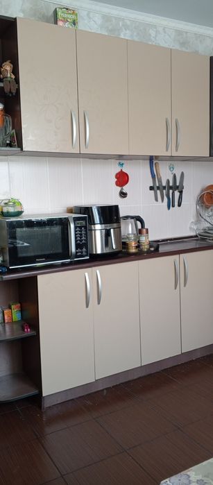 Срочно продам угловой кухонный гарнитур
