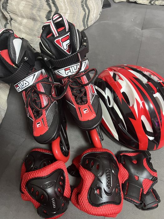 Vând role copii FILA J-One Black/Red F19 + Set complet protecție