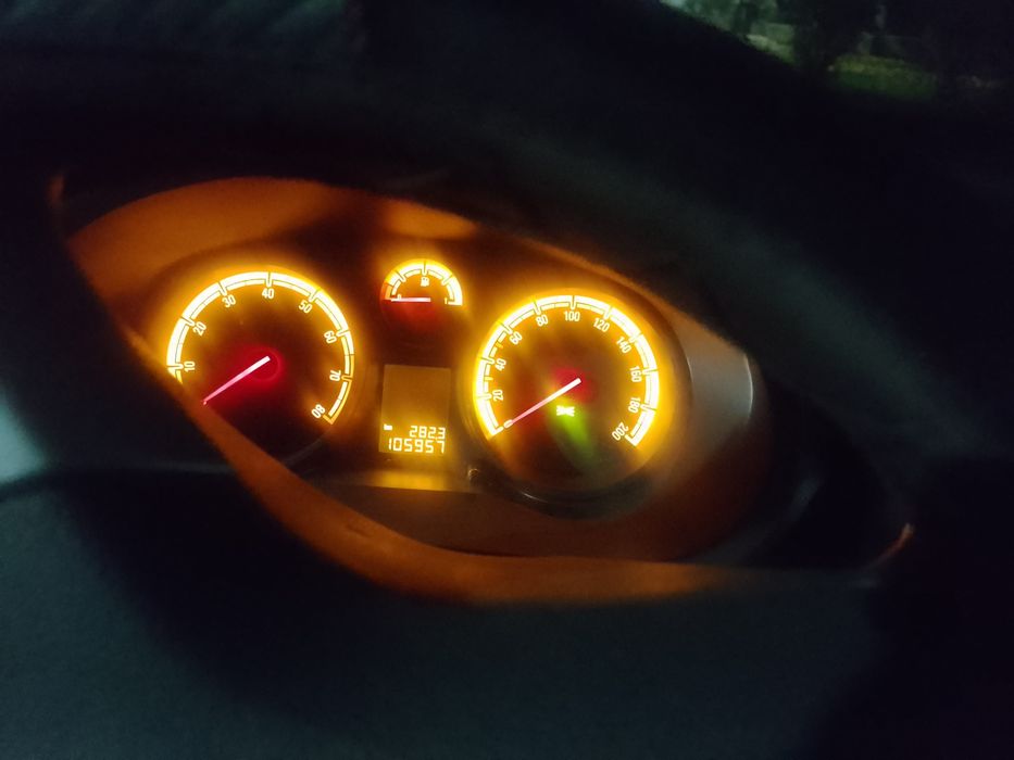 Опел Корса D 2014 г. Първи собственик.