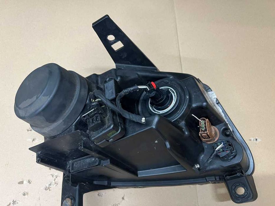 Far stanga dreapta cu lupa Jeep Compass 2012