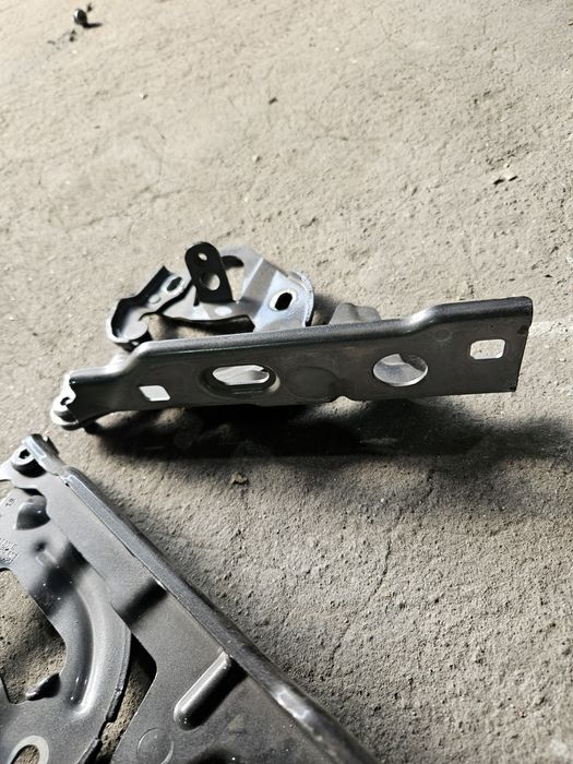 Панти за преден капак Porsche Cayenne 9Y