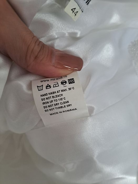 Rochie de mireasa Mirandi, cu voal si crinolina, corset reglabil