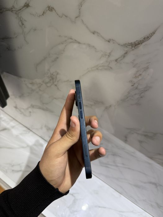 iPhone 13 продается