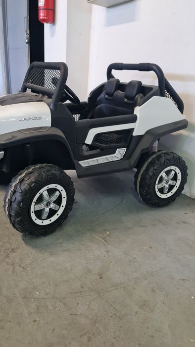 Mașinuța electrica Mercedes cu telecomanda pentru copii