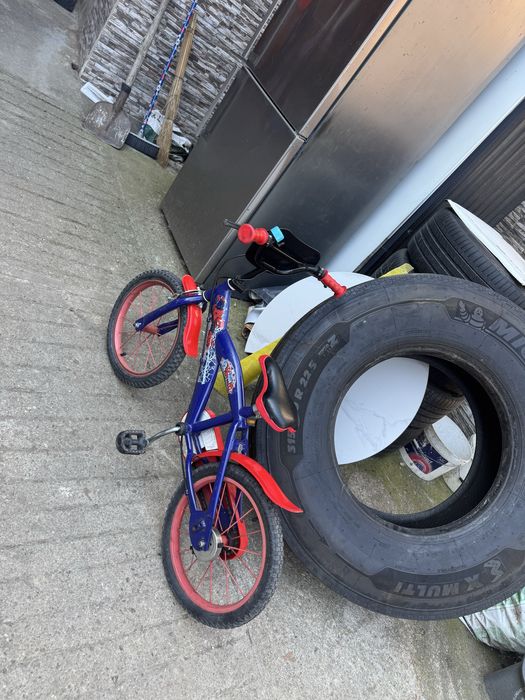 Biciclete 2 prima 450 lei a 2 de copii de vinzare 200 lei