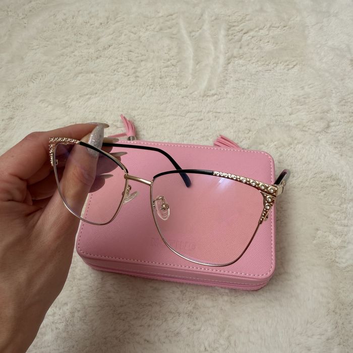 Нови очила котешко око