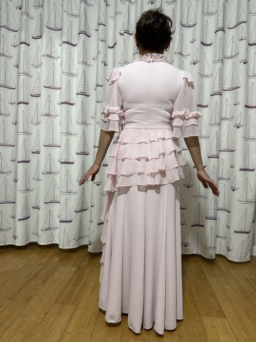 Нарядное женское платье