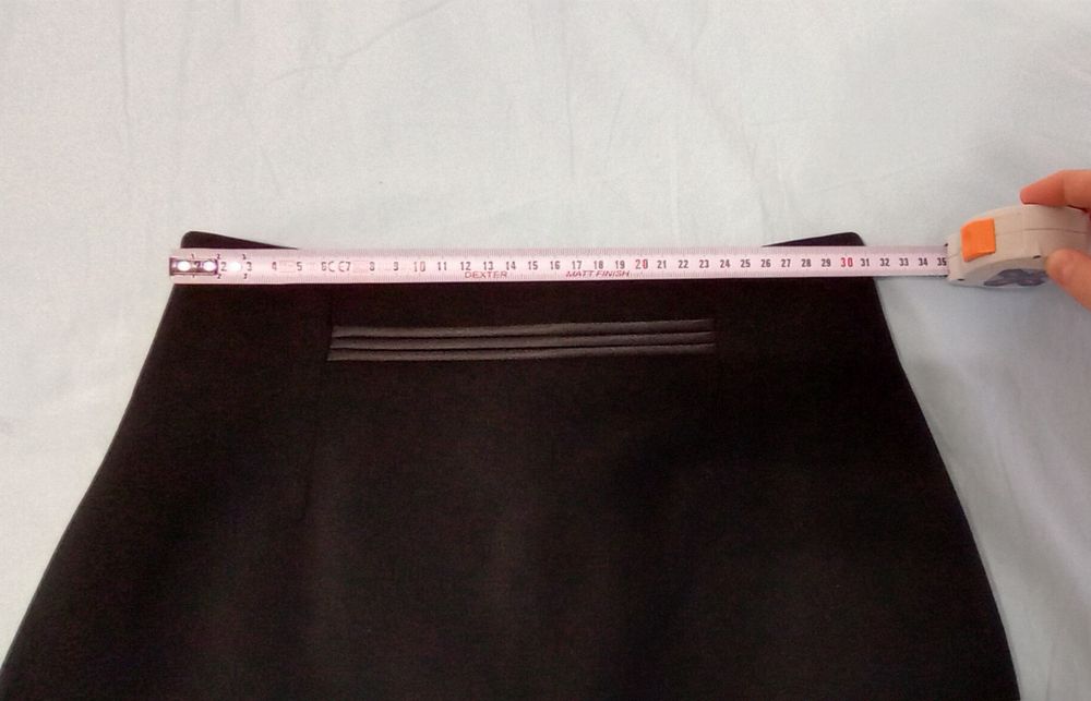 Fusta conica cu talie inalta