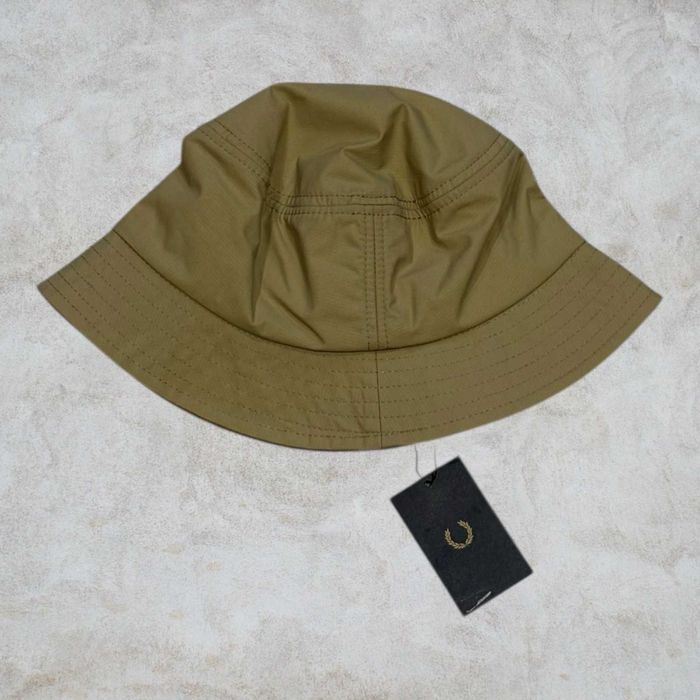 FRED PERRY  bucket / palarie