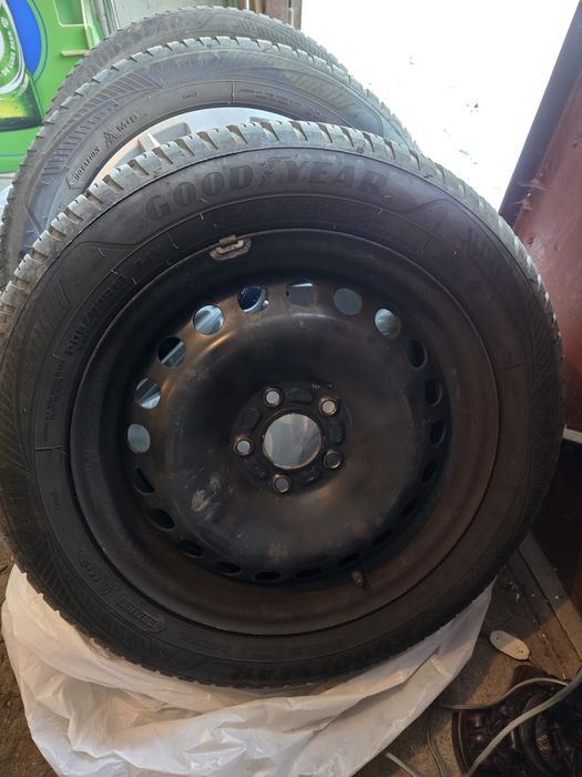 Jante + Cauciucuri Good Year iarna 205/55/16 Ford 5x108 Dot 27.2021