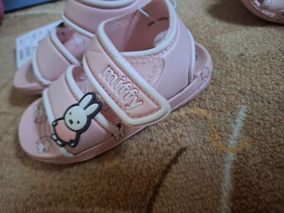 Бебешки сандали Sinsay