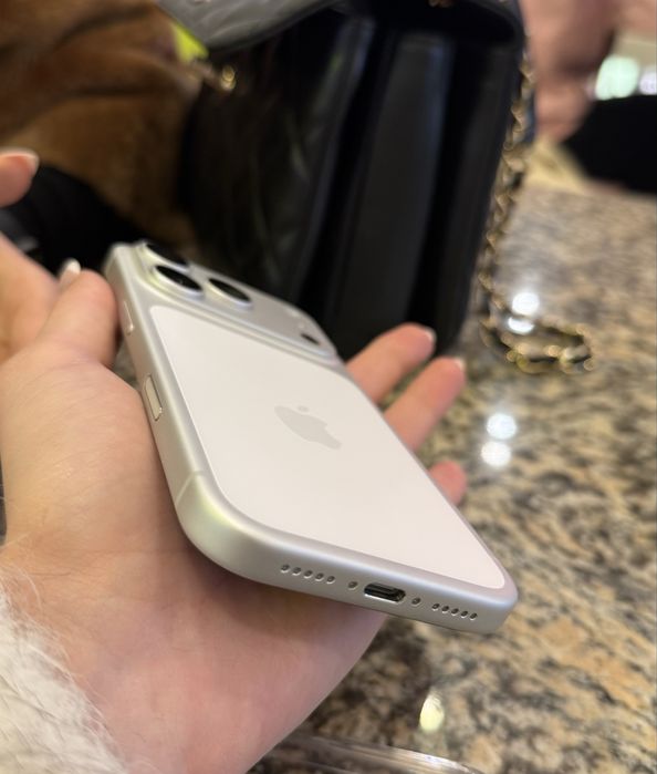 iPhone 17 Pro. silver, 256 GB, 100% baterie