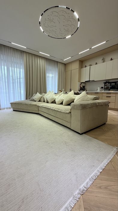 Шикарный дизайрский диван