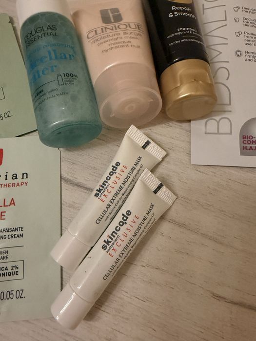 Разпродажба на КОЗМЕТИКА (Douglas, Elfeya, Jacklyn Hill и други)