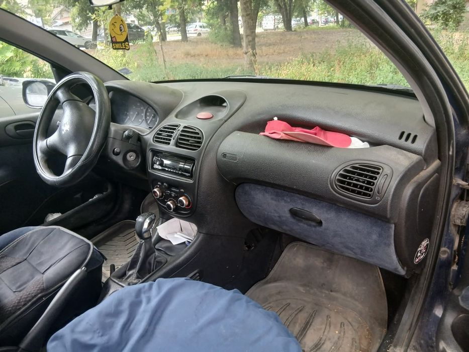 Peugeot 206 1.4 Бензин 2000г.