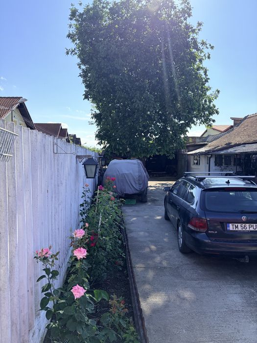 Vand casa cu teren in comuna Giroc