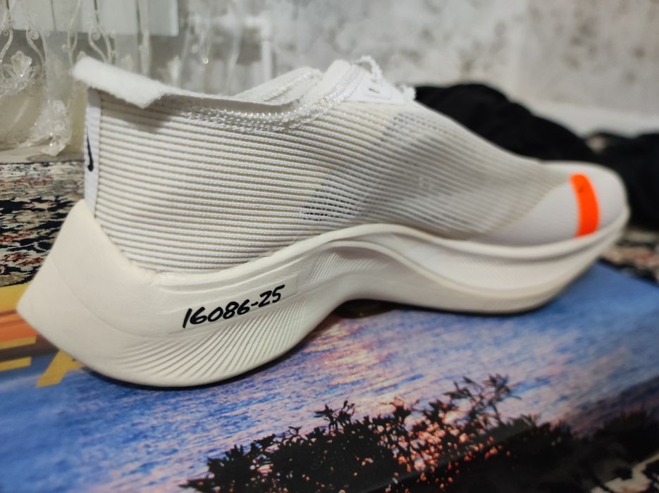 Продам ориг найк