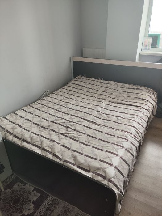 Продается двухспальная кровать б/у