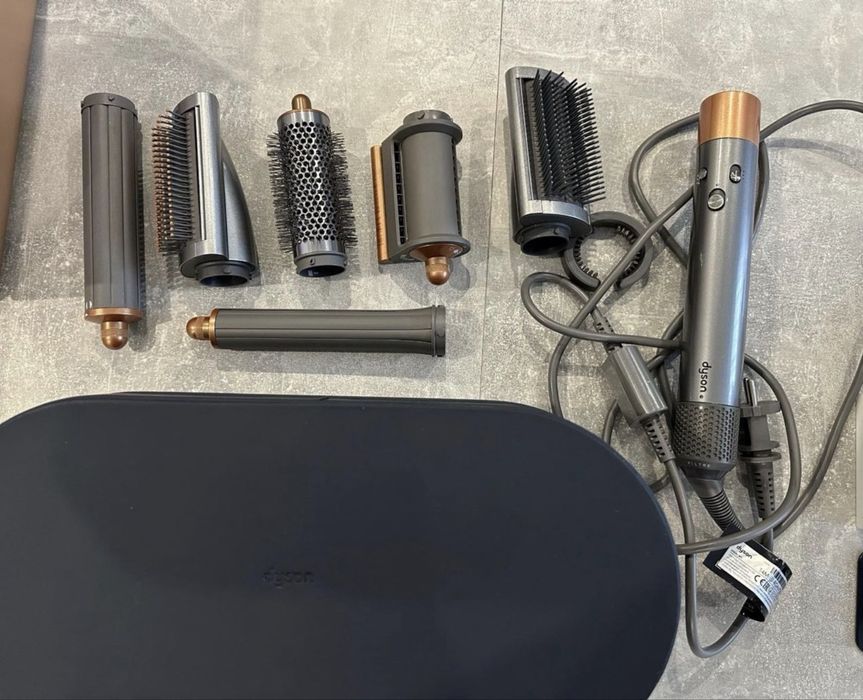 Dyson hairdryer / сешоар преса маша