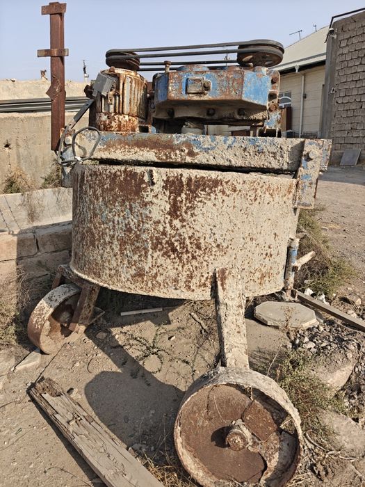 Бетоно мешалкалар сотилади.