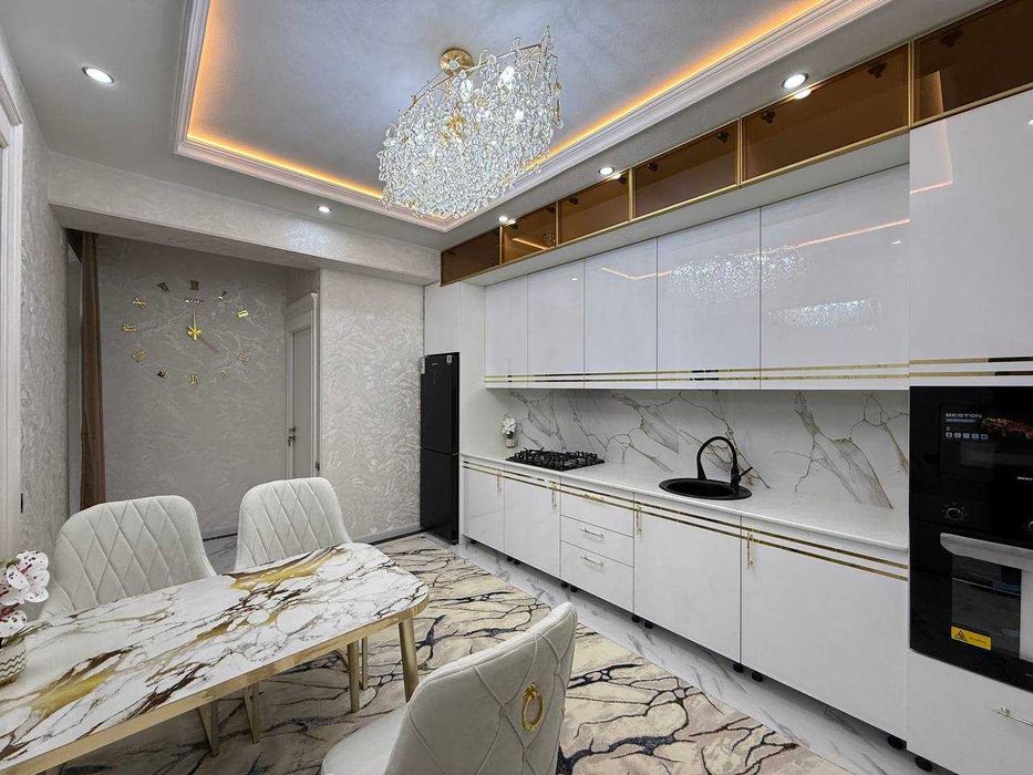 4х комнатная квартира на 6 этаже 91кв/м, в Самарканде