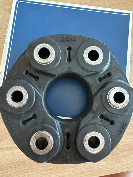 Гумен Тампон,Шарнирно съединение,карданен вал. MEYLE GERMANY