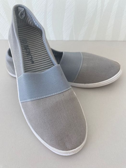 Легкие летние кеды