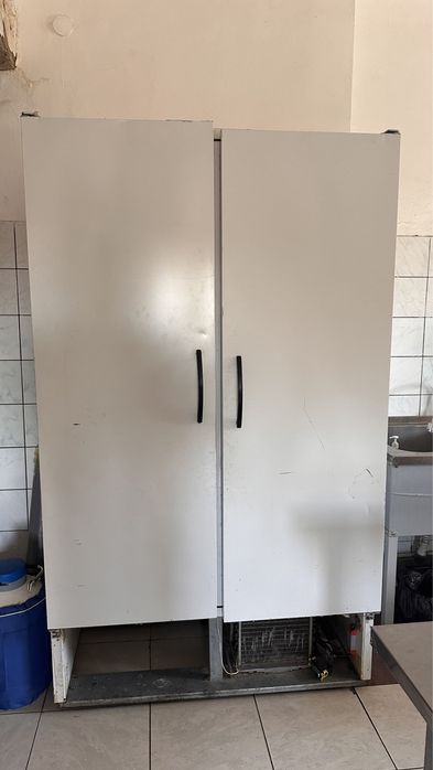 Продам морозильную камеру
