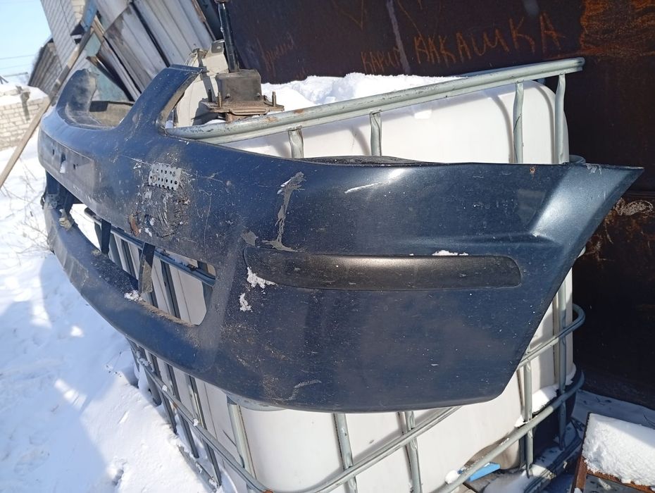 Продам запчасти на мазду 323 bj