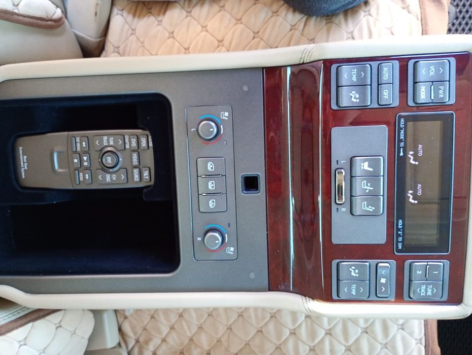 Продам Лексус лс600 город Костанай