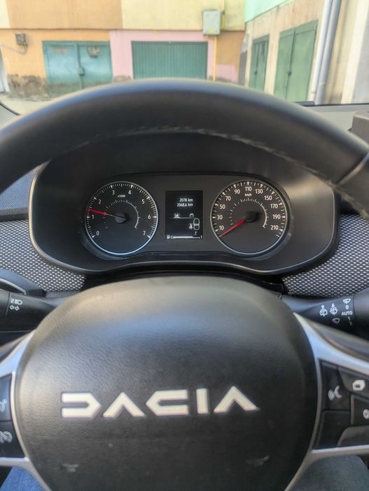 Vand Dacia Sandero tinuta in garaj 2078 km