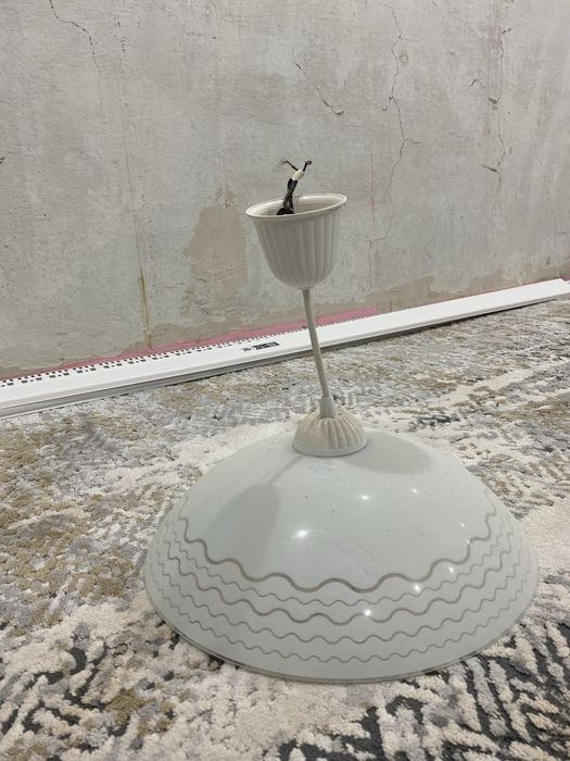 Продам люстру