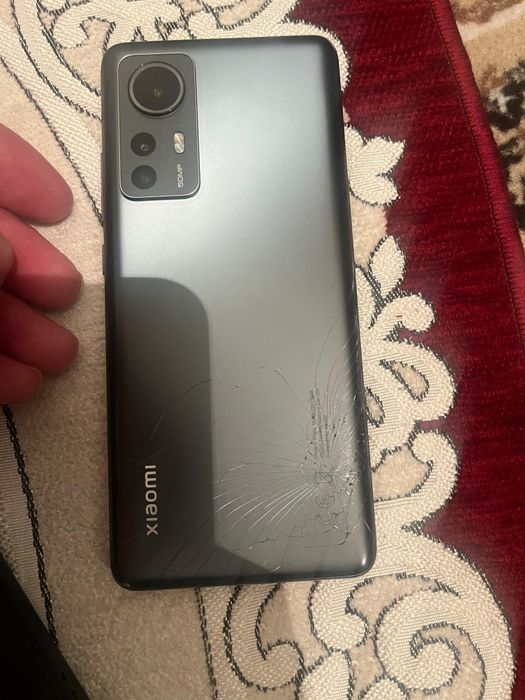 Айфон 13 и Xiaomi 12