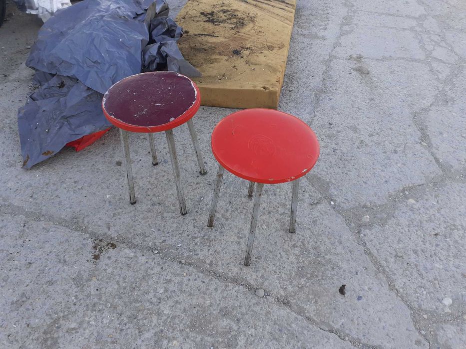 scaune metalice pliabile si fixe