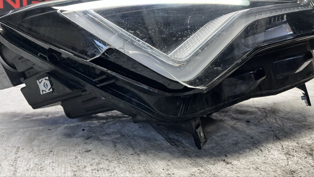 3 броя десен и 1 брой ляв фар Seat Ateca Cupra Facelift 2020-