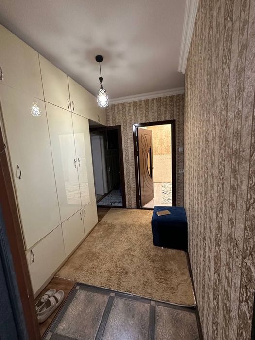 Срочно продаеться 3-ком квартира городе Чирчике районе 4микрарайоне