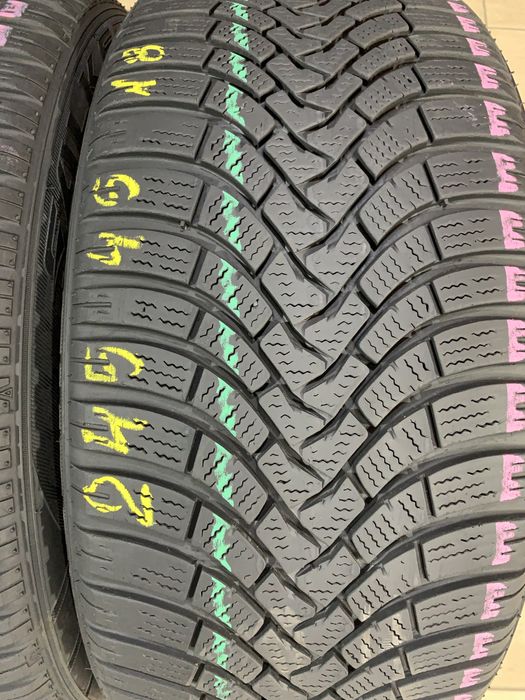 Set 245 45 18 de iarnă