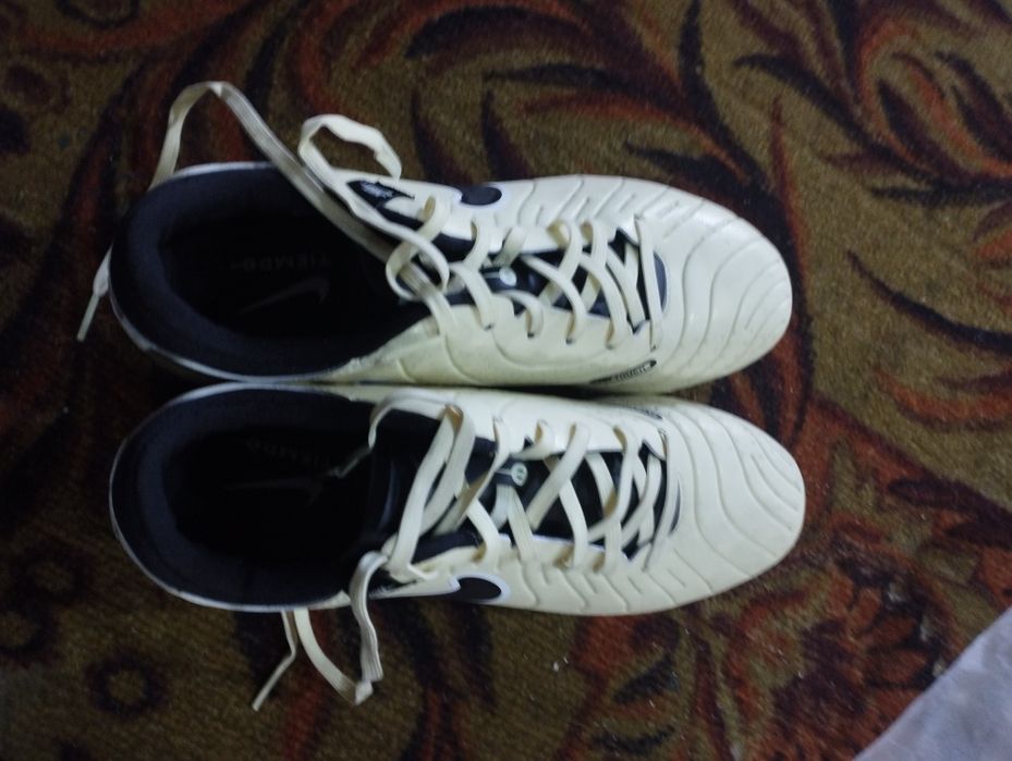 Butsa sotiladi sinab koʻrish uchun bir marotaba kiyilgan