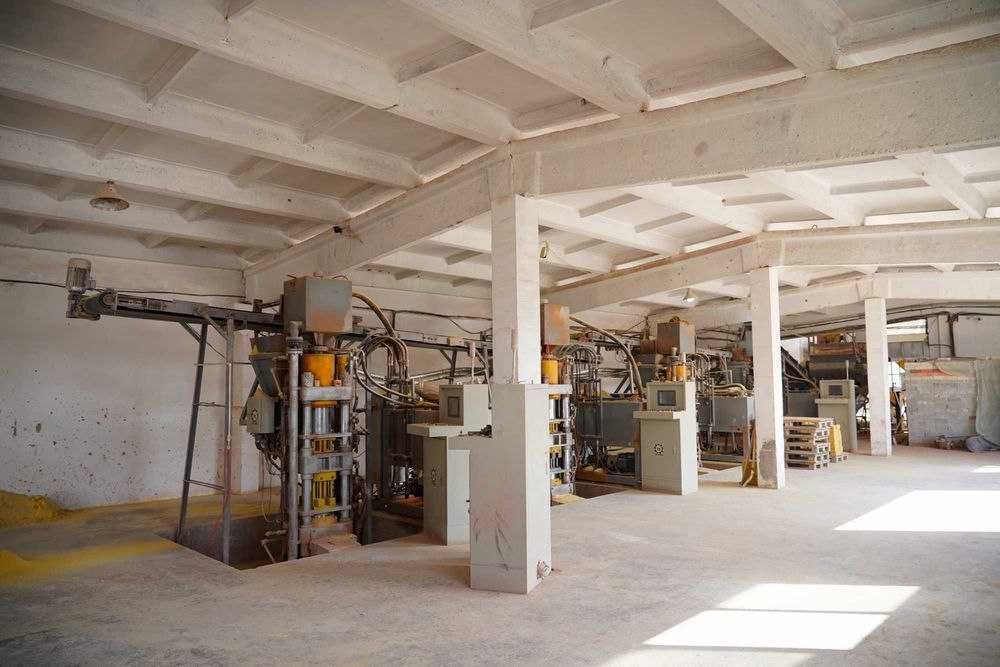 завод - облицовочных кирпичей.