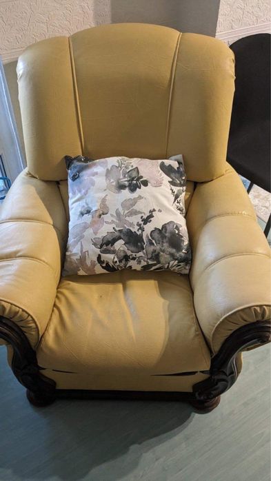 Холова гарнитура - две кресла и маса