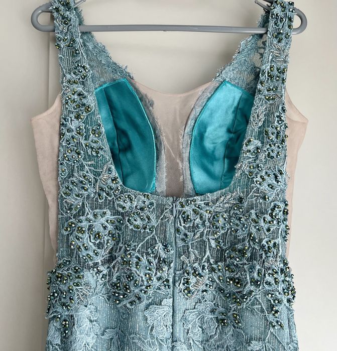 Официална рокля