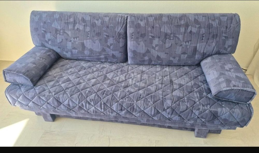 Vând canapele extensibile