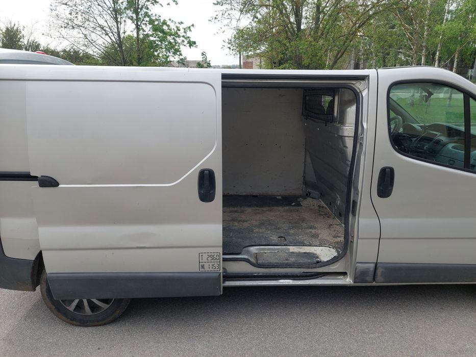 Бус - Opel Vivaro