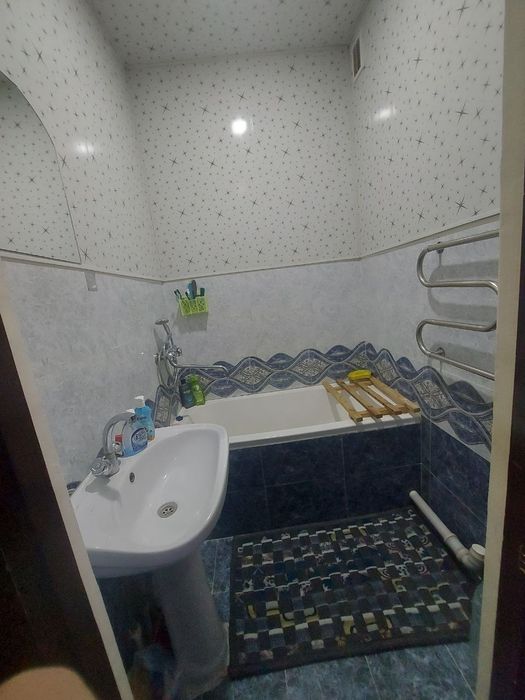 Uy sotiladi 1xona 2 xona qilsa buladi