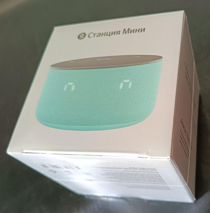 Умная колонка Яндекс станция мини 3 с часами.